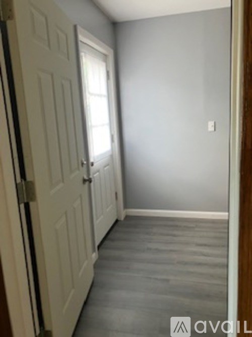 Source URL: https://prod-avail.s3.amazonaws.com/public_images/41498050/listing/IMG_5661.jpg