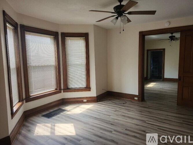 Source URL: https://prod-avail.s3.amazonaws.com/public_images/41498052/listing/livingroom_2.jpg