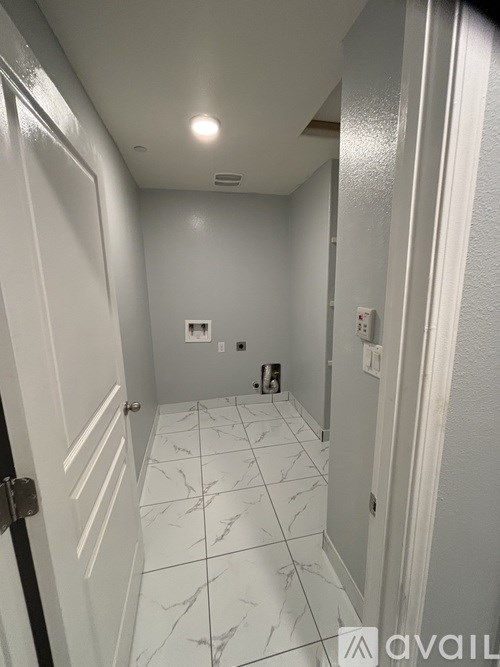 Source URL: https://prod-avail.s3.amazonaws.com/public_images/41505422/listing/IMG_2557.jpeg