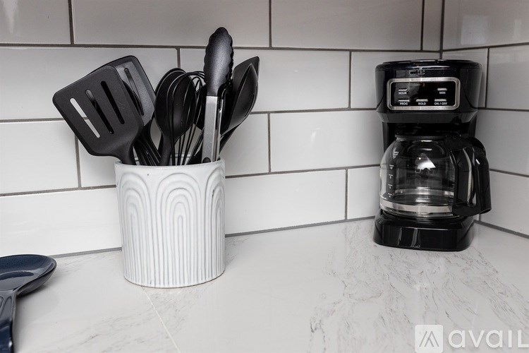 Source URL: https://prod-avail.s3.amazonaws.com/public_images/41489371/listing/12_Everything_you'll_need_for_cooking.jpg