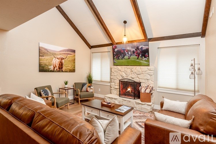 Source URL: https://prod-avail.s3.amazonaws.com/public_images/41489349/listing/2_Wonderful_open_living_room.jpg