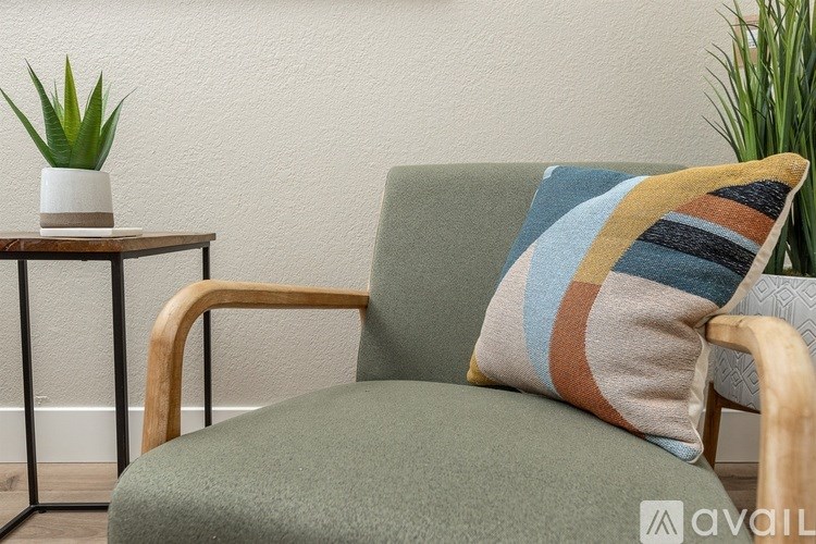 Source URL: https://prod-avail.s3.amazonaws.com/public_images/41495001/listing/41_Extra_seating_in_living_room.jpg