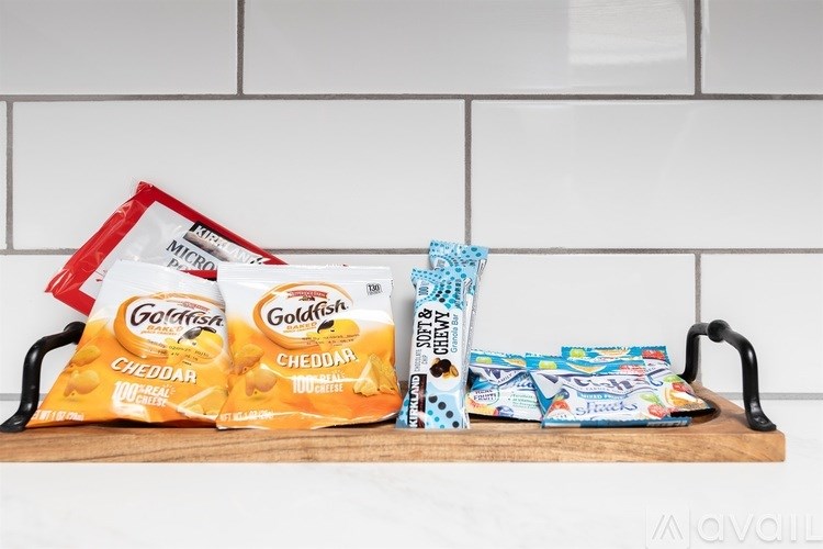 Source URL: https://prod-avail.s3.amazonaws.com/public_images/41495006/listing/46_Snack_for_when_your_arrive.jpg