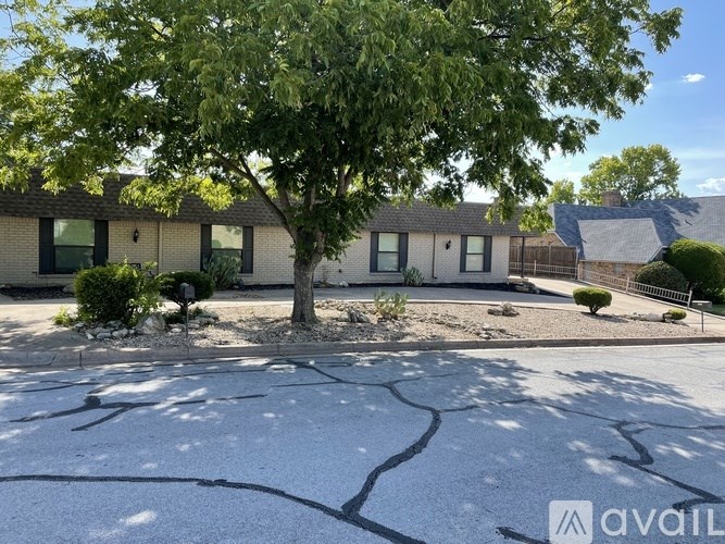 Source URL: https://prod-avail.s3.amazonaws.com/public_images/41514016/listing/4715_Front_Ext.jpg