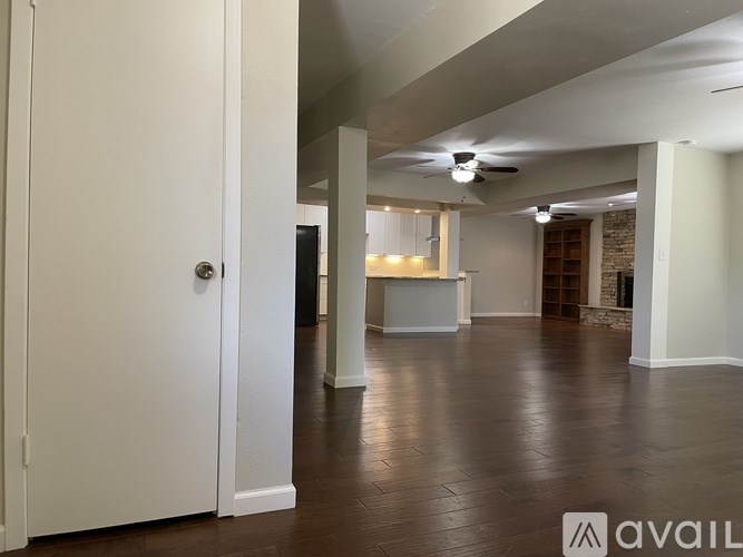 Source URL: https://prod-avail.s3.amazonaws.com/public_images/41514042/listing/Entrance_View_2.jpg