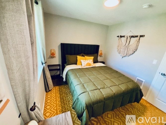 Source URL: https://prod-avail.s3.amazonaws.com/public_images/41513585/listing/IMG_0159.jpg