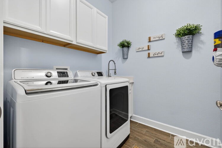 Source URL: https://prod-avail.s3.amazonaws.com/public_images/41513503/listing/IMG_8388.jpeg