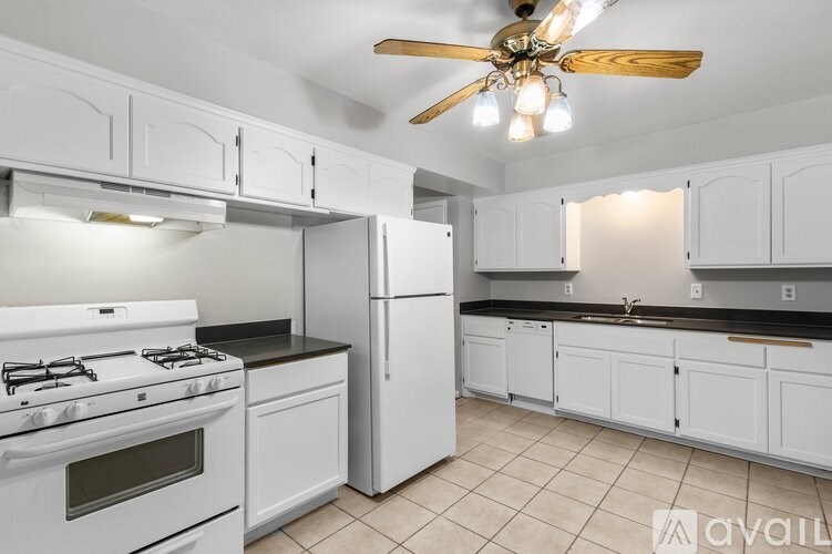 Source URL: https://prod-avail.s3.amazonaws.com/public_images/41509087/listing/11-web-or-mls-3519_Spain_Pl-29.jpg