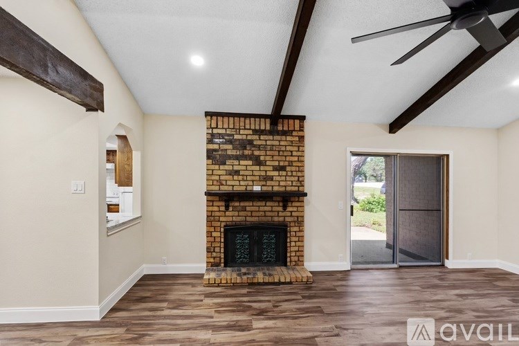 Source URL: https://prod-avail.s3.amazonaws.com/public_images/41513103/listing/LREM_1037_Alicia-008.jpeg