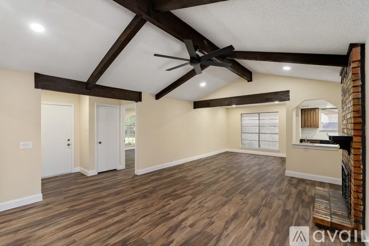 Source URL: https://prod-avail.s3.amazonaws.com/public_images/41513104/listing/LREM_1037_Alicia-007.jpeg