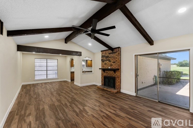 Source URL: https://prod-avail.s3.amazonaws.com/public_images/41513096/listing/LREM_1037_Alicia-006.jpeg