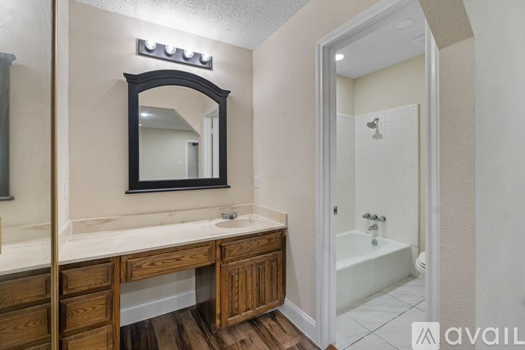 Source URL: https://prod-avail.s3.amazonaws.com/public_images/41513098/listing/LREM_1037_Alicia-022.jpeg