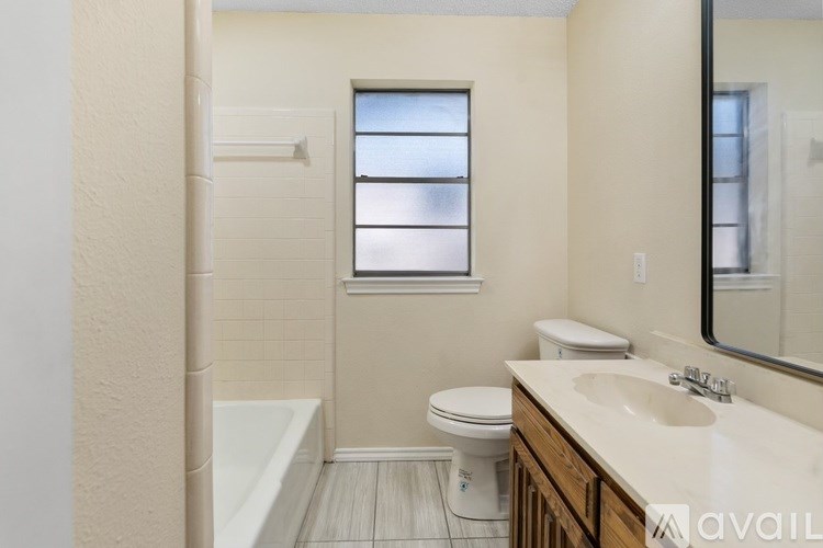 Source URL: https://prod-avail.s3.amazonaws.com/public_images/41513091/listing/LREM_1037_Alicia-024.jpeg