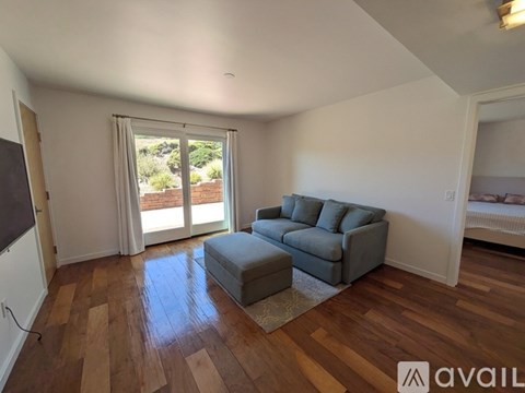 Source URL: https://prod-avail.s3.amazonaws.com/public_images/41512515/listing/6438_Fiddleneck_den2.jpg