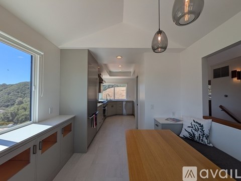 Source URL: https://prod-avail.s3.amazonaws.com/public_images/41512500/listing/6438_Fiddleneck_kit4.jpg