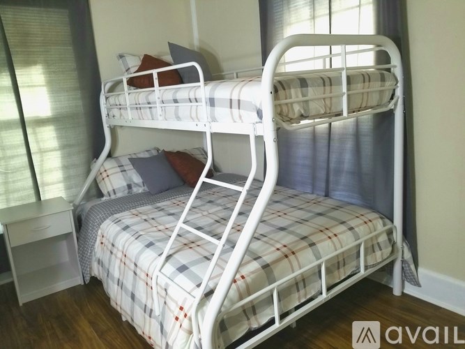 Source URL: https://prod-avail.s3.amazonaws.com/public_images/41512019/listing/20181112_223745.jpg