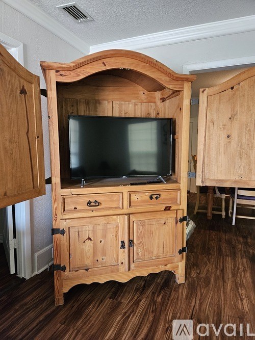 Source URL: https://prod-avail.s3.amazonaws.com/public_images/41511996/listing/20240424_155045.jpg