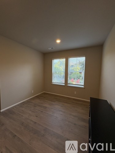 Source URL: https://prod-avail.s3.amazonaws.com/public_images/41511796/listing/IMG_3334.jpg