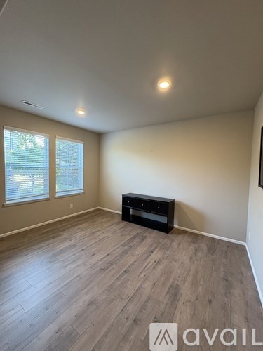 Source URL: https://prod-avail.s3.amazonaws.com/public_images/41511779/listing/IMG_3333.jpg