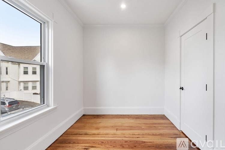 Source URL: https://prod-avail.s3.amazonaws.com/public_images/41511655/listing/93_Sydney_St.__3_Boston_(Dorchester)_Unit_Photo_19.jpeg