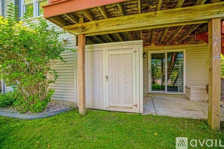 Source URL: https://prod-avail.s3.amazonaws.com/public_images/41511413/listing/1917345-31.jpg