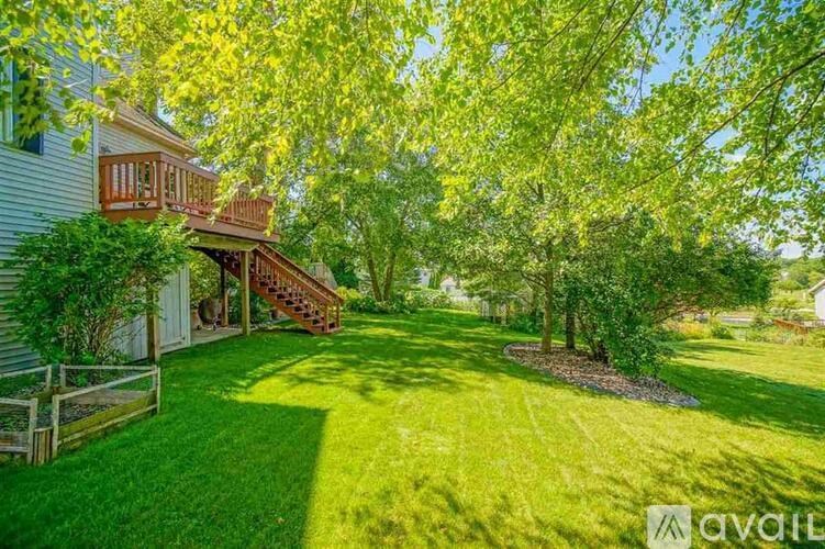 Source URL: https://prod-avail.s3.amazonaws.com/public_images/41511415/listing/1917345-30.jpg