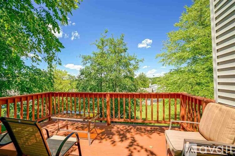 Source URL: https://prod-avail.s3.amazonaws.com/public_images/41511410/listing/1917345-11.jpg