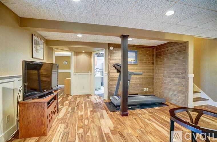 Source URL: https://prod-avail.s3.amazonaws.com/public_images/41511411/listing/1917345-24.jpg