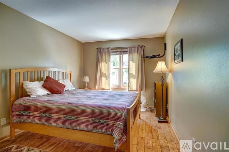 Source URL: https://prod-avail.s3.amazonaws.com/public_images/41511408/listing/1917345-17.jpg