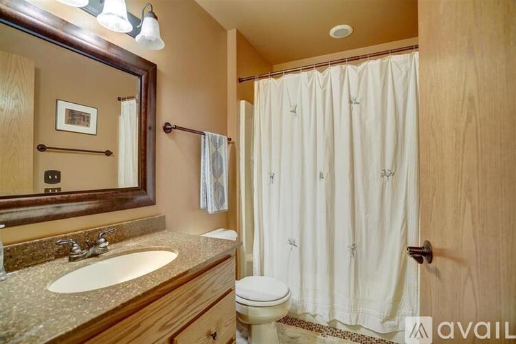 Source URL: https://prod-avail.s3.amazonaws.com/public_images/41511409/listing/1917345-18.jpg