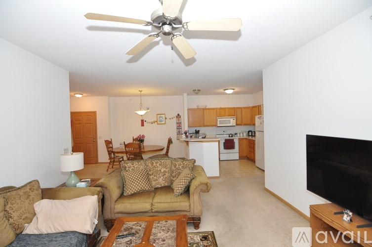 Source URL: https://prod-avail.s3.amazonaws.com/public_images/41511326/listing/DSC_0137.JPG