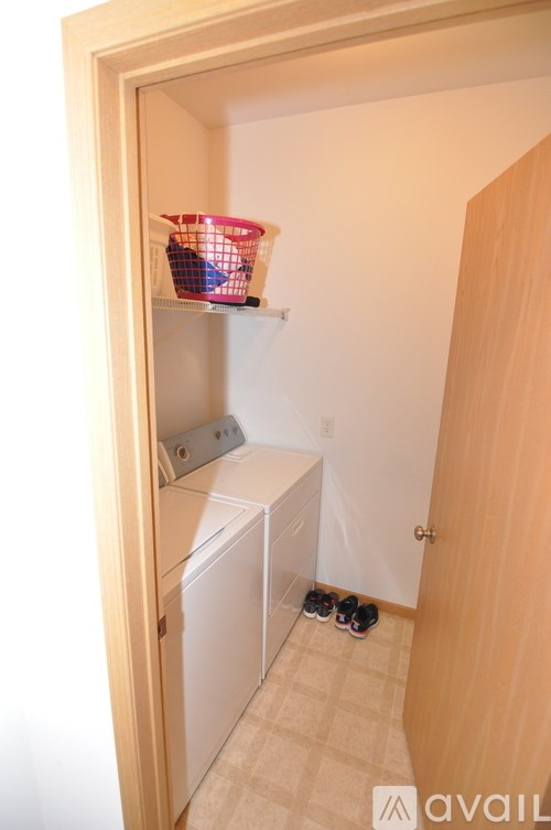 Source URL: https://prod-avail.s3.amazonaws.com/public_images/41511293/listing/DSC_0120.JPG