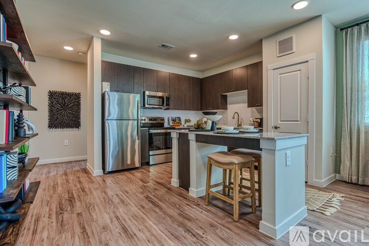 Source URL: https://prod-avail.s3.amazonaws.com/public_images/41511063/listing/alexankitchen.jpg