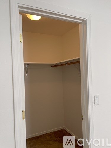 Source URL: https://prod-avail.s3.amazonaws.com/public_images/41511008/listing/Walk-in_closet_.jpeg