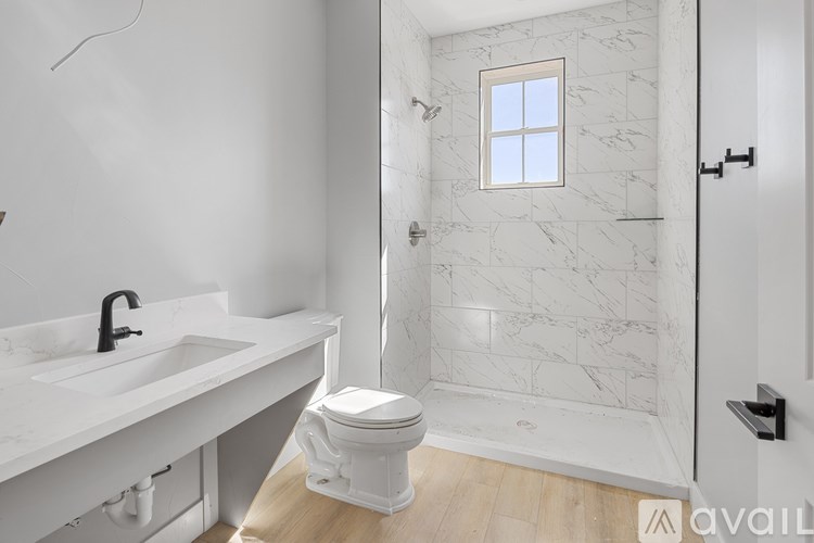 Source URL: https://prod-avail.s3.amazonaws.com/public_images/41510415/listing/Central_City-bathroom_2_.jpg