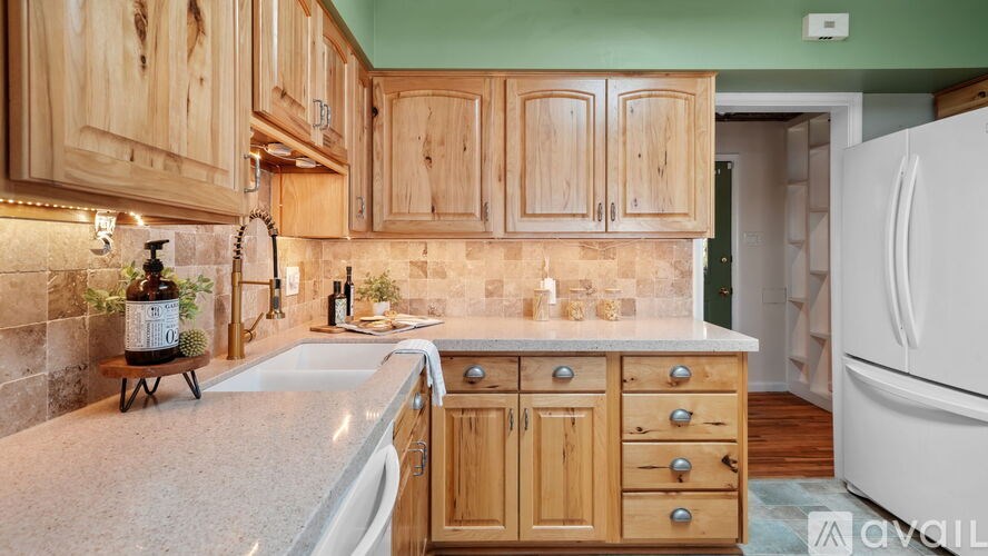 Source URL: https://prod-avail.s3.amazonaws.com/public_images/41513197/listing/46-web-or-mls-DSC01921.jpg