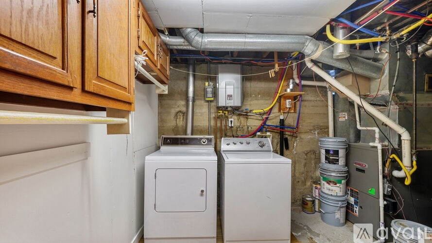 Source URL: https://prod-avail.s3.amazonaws.com/public_images/41513217/listing/Int_bsmnt_laundry.jpg