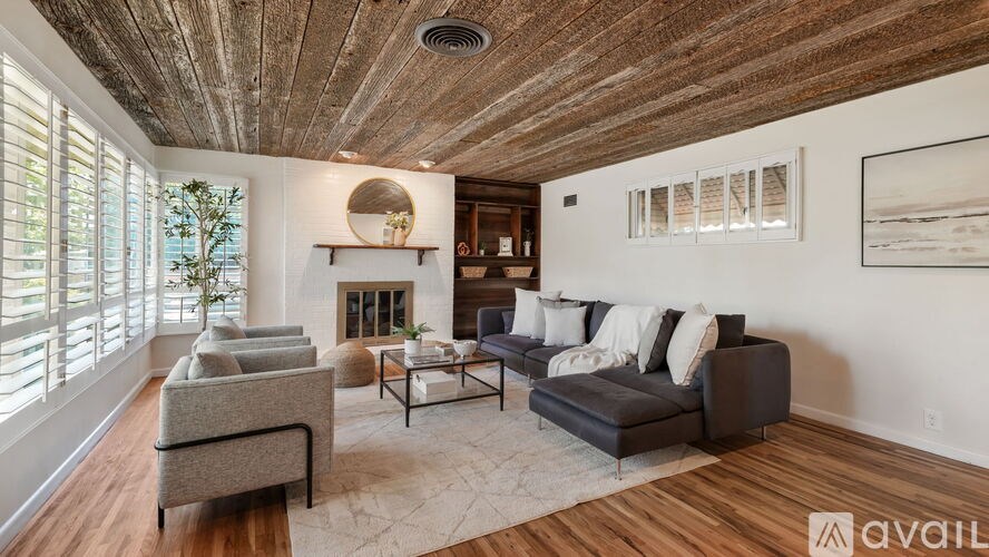 Source URL: https://prod-avail.s3.amazonaws.com/public_images/41513194/listing/41-web-or-mls-DSC01901.jpg