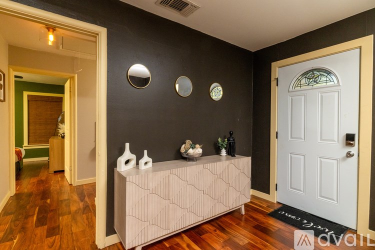 Source URL: https://prod-avail.s3.amazonaws.com/public_images/41510098/listing/004_10814-Stallcup-Dr-Dallas-TX-75228-USA.jpg