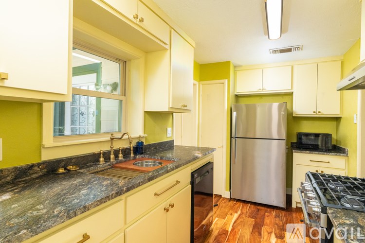 Source URL: https://prod-avail.s3.amazonaws.com/public_images/41510128/listing/012_10814-Stallcup-Dr-Dallas-TX-75228-USA.jpg