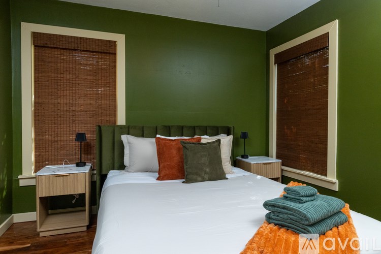 Source URL: https://prod-avail.s3.amazonaws.com/public_images/41510162/listing/021_10814-Stallcup-Dr-Dallas-TX-75228-USA.jpg