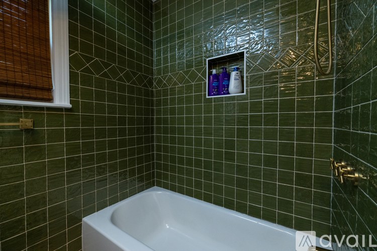 Source URL: https://prod-avail.s3.amazonaws.com/public_images/41510130/listing/025_10814-Stallcup-Dr-Dallas-TX-75228-USA.jpg