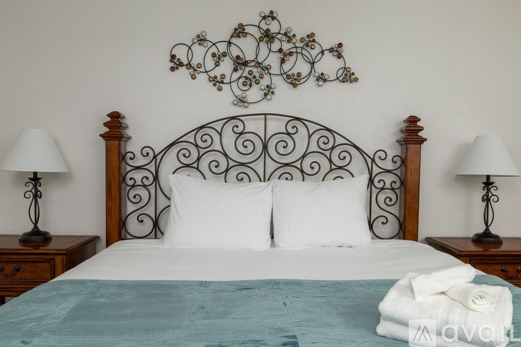 Source URL: https://prod-avail.s3.amazonaws.com/public_images/41509825/listing/015_864-Warwick-Dr-Plano-TX--75023.jpg