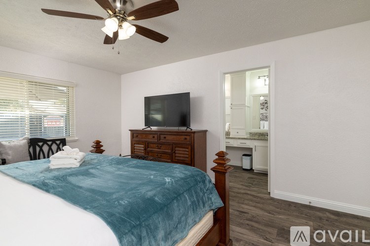 Source URL: https://prod-avail.s3.amazonaws.com/public_images/41509827/listing/016_864-Warwick-Dr-Plano-TX--75023.jpg