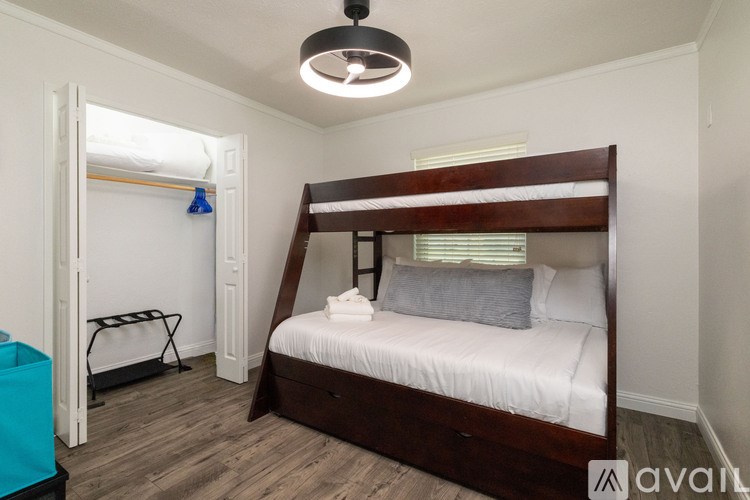 Source URL: https://prod-avail.s3.amazonaws.com/public_images/41509838/listing/020_864-Warwick-Dr-Plano-TX--75023.jpg