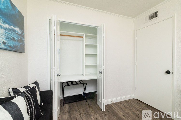 Source URL: https://prod-avail.s3.amazonaws.com/public_images/41509842/listing/023_864-Warwick-Dr-Plano-TX--75023.jpg