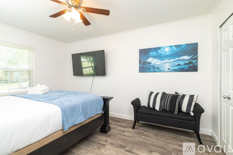 Source URL: https://prod-avail.s3.amazonaws.com/public_images/41509843/listing/024_864-Warwick-Dr-Plano-TX--75023.jpg