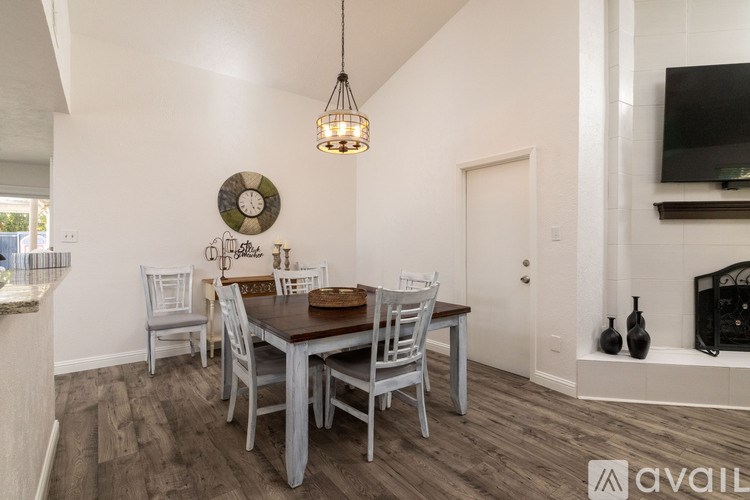 Source URL: https://prod-avail.s3.amazonaws.com/public_images/41509793/listing/007_864-Warwick-Dr-Plano-TX--75023.jpg