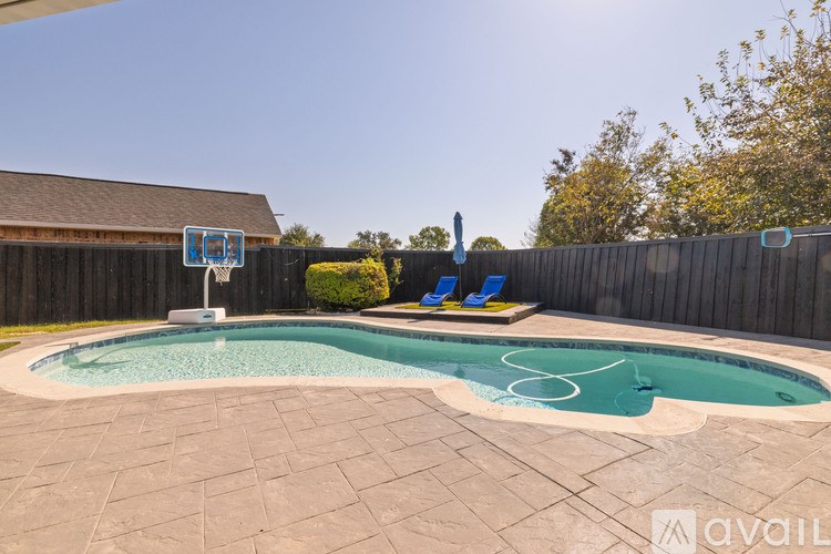 Source URL: https://prod-avail.s3.amazonaws.com/public_images/41509805/listing/030_864-Warwick-Dr-Plano-TX--75023.jpg