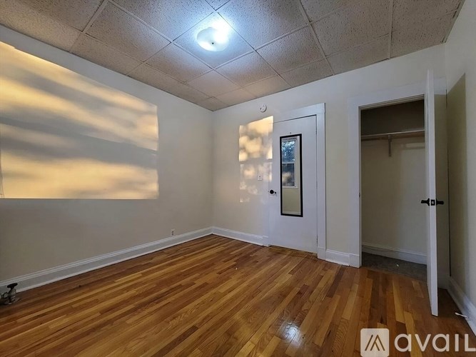 Source URL: https://prod-avail.s3.amazonaws.com/public_images/41509769/listing/364_Riverway__3_Boston_(Mission_Hill)_Unit_Photo_5.jpeg